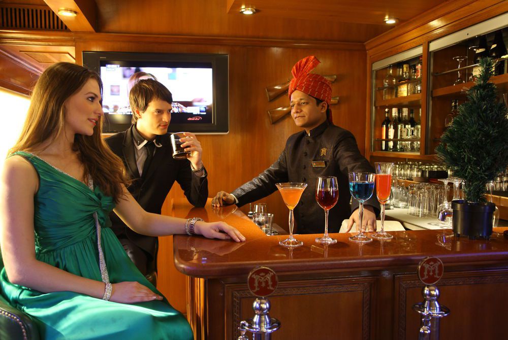Safari Bar In Maharaja Express